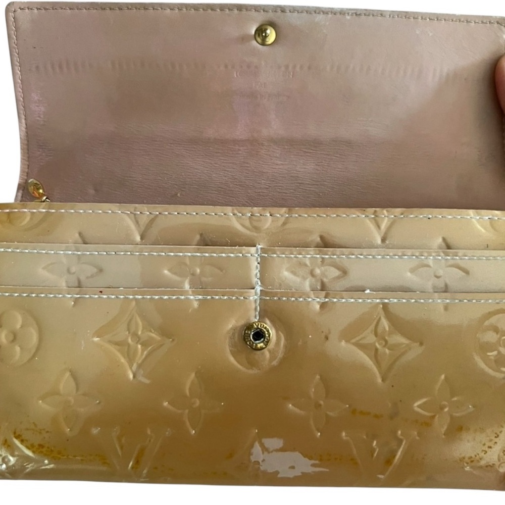 Authentic Louis Vuitton Monogram Vernis Sarah Wallet - Picture 7 of 11
